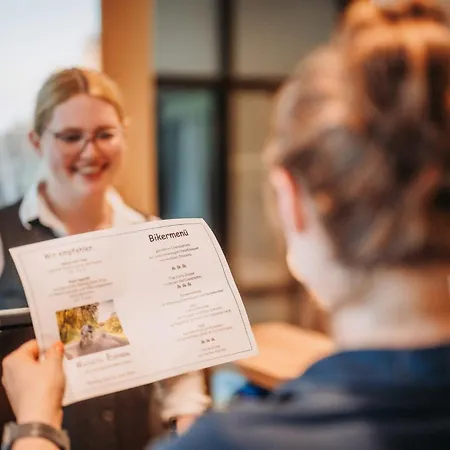 Waldhotel Айзенберг