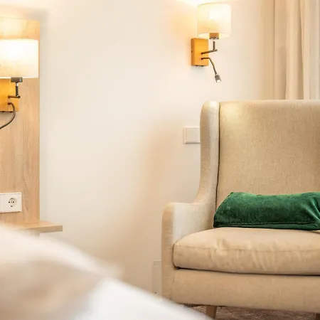 Waldhotel Айзенберг